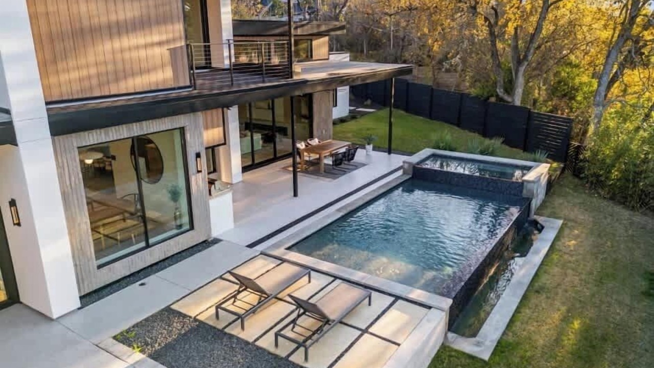 Photo of Outdoor in Barton Hills