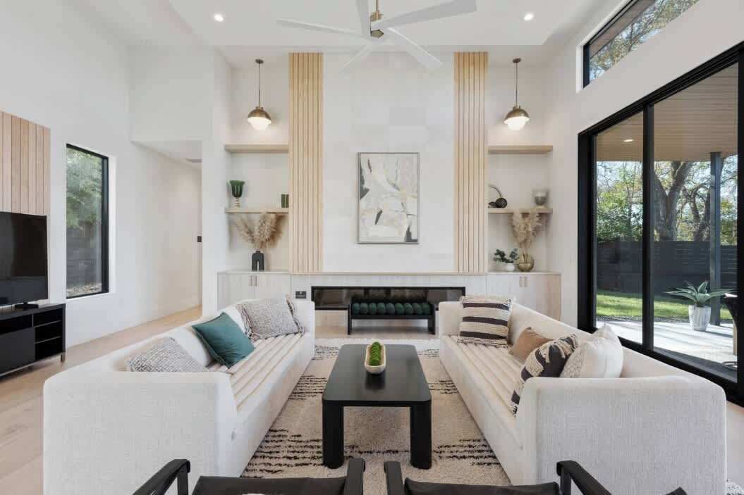 Photo of Livingroom in Barton Hills