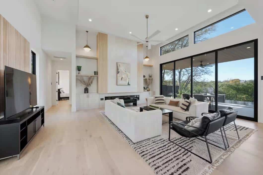 Photo of Livingroom in Barton Hills