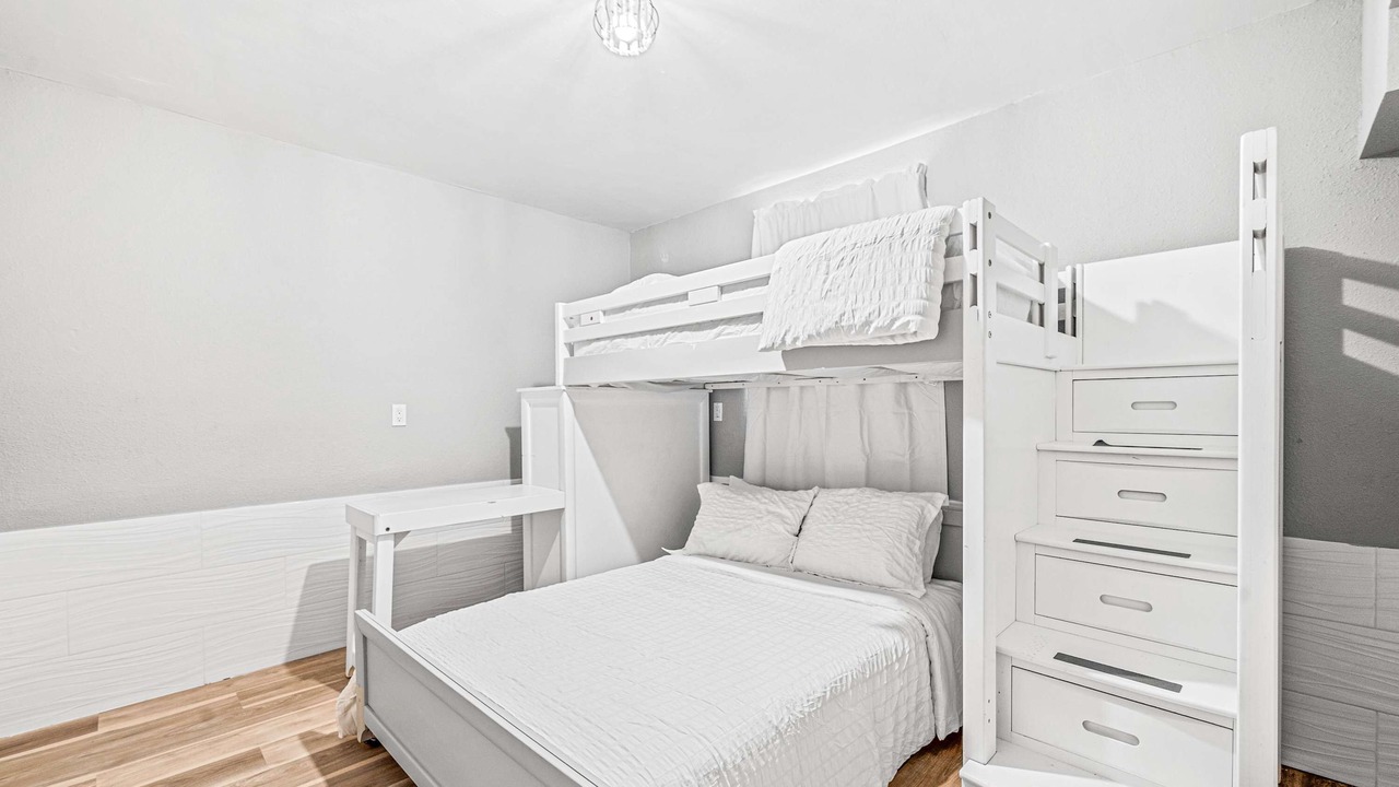 Photo of Bedroom in Temple Crest