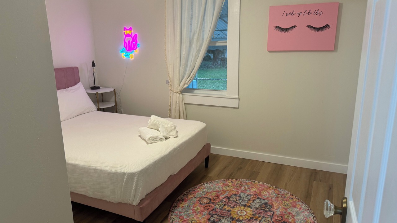Photo of Bedroom in Bearss Plaza