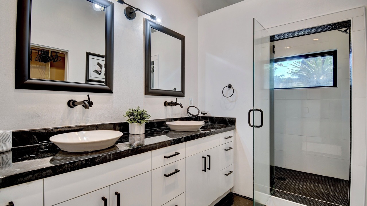 Photo of Bathroom in Albuquerque