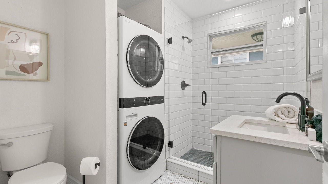 Photo of Bathroom in Courier City - Oscawana