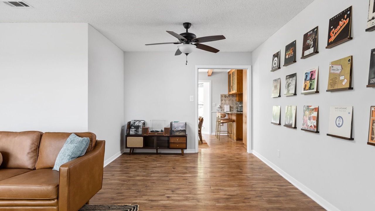 Photo of Livingroom in Barton Hills