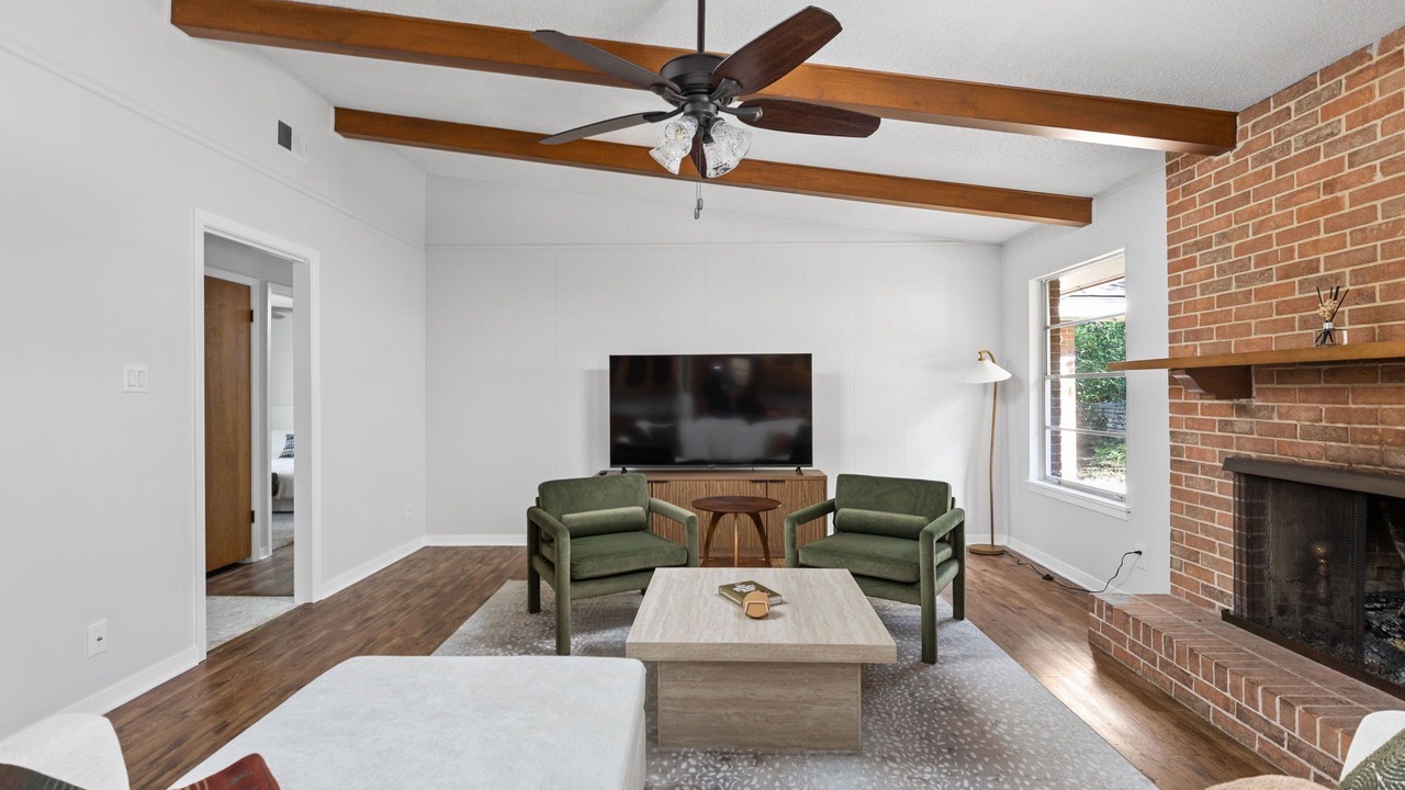 Photo of Livingroom in Barton Hills