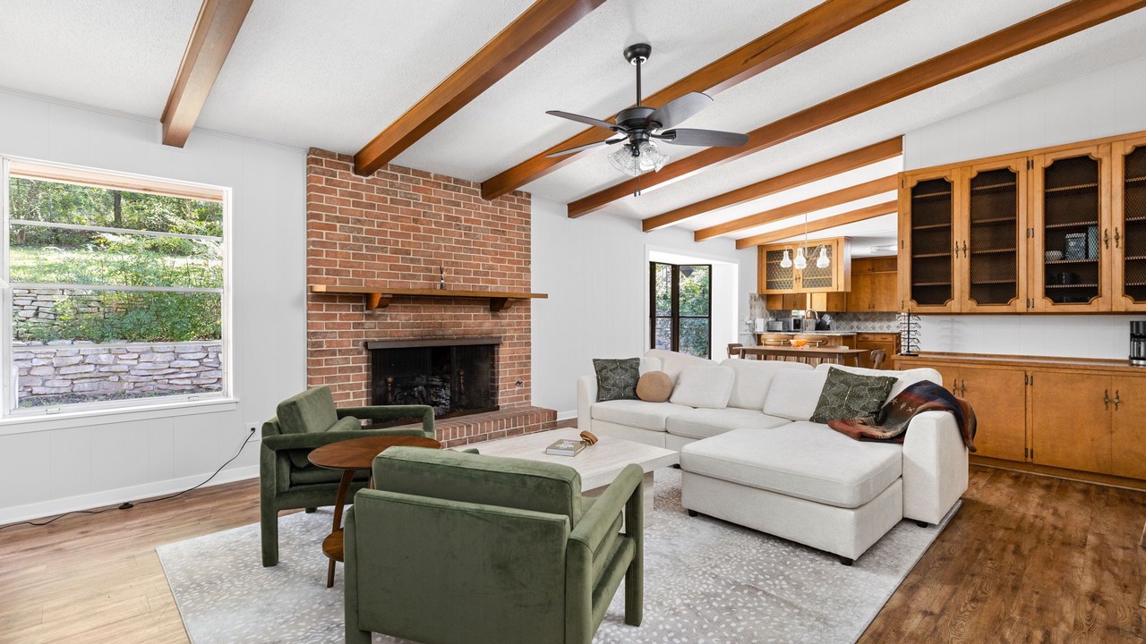 Photo of Livingroom in Barton Hills