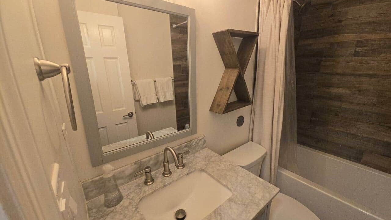 Photo of Bathroom in Dixon Park