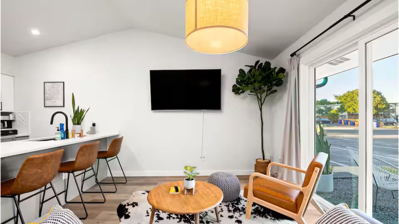 Photo of Livingroom in Barton Hills