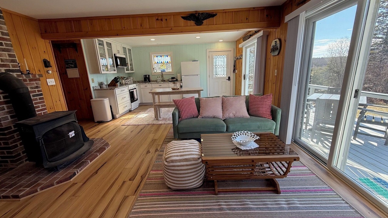 Photo of Livingroom in Tenants Harbor