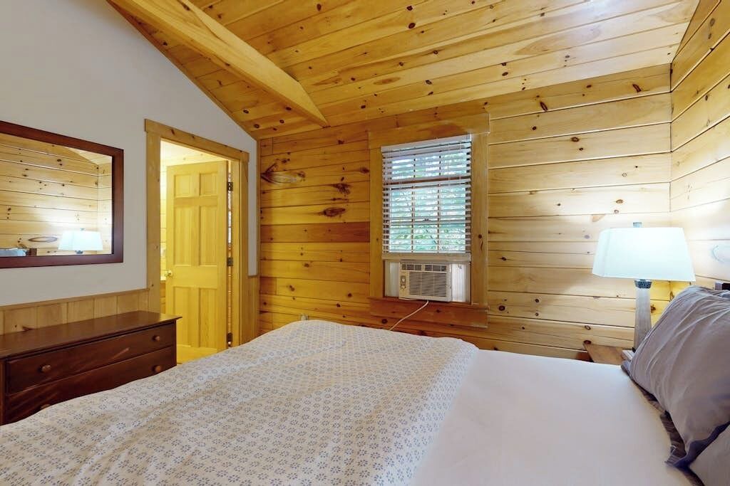 Photo of Bedroom in Northport