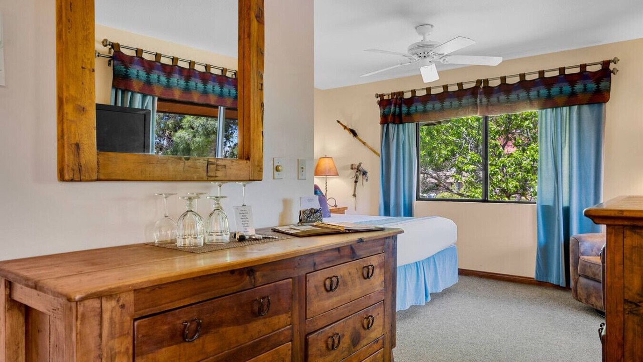 Photo of Bedroom in Oak Creek