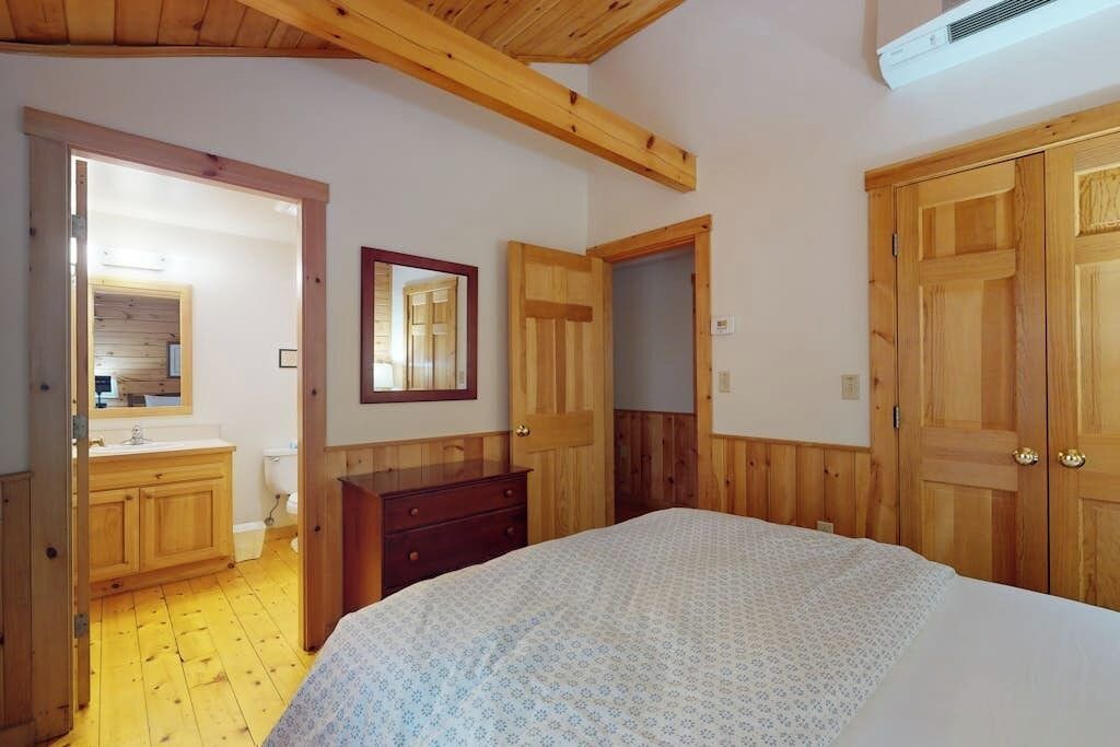 Photo of Bedroom in Northport