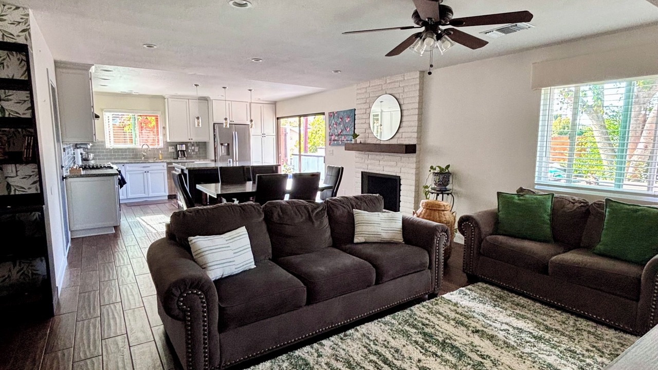 Photo of Livingroom in Poway