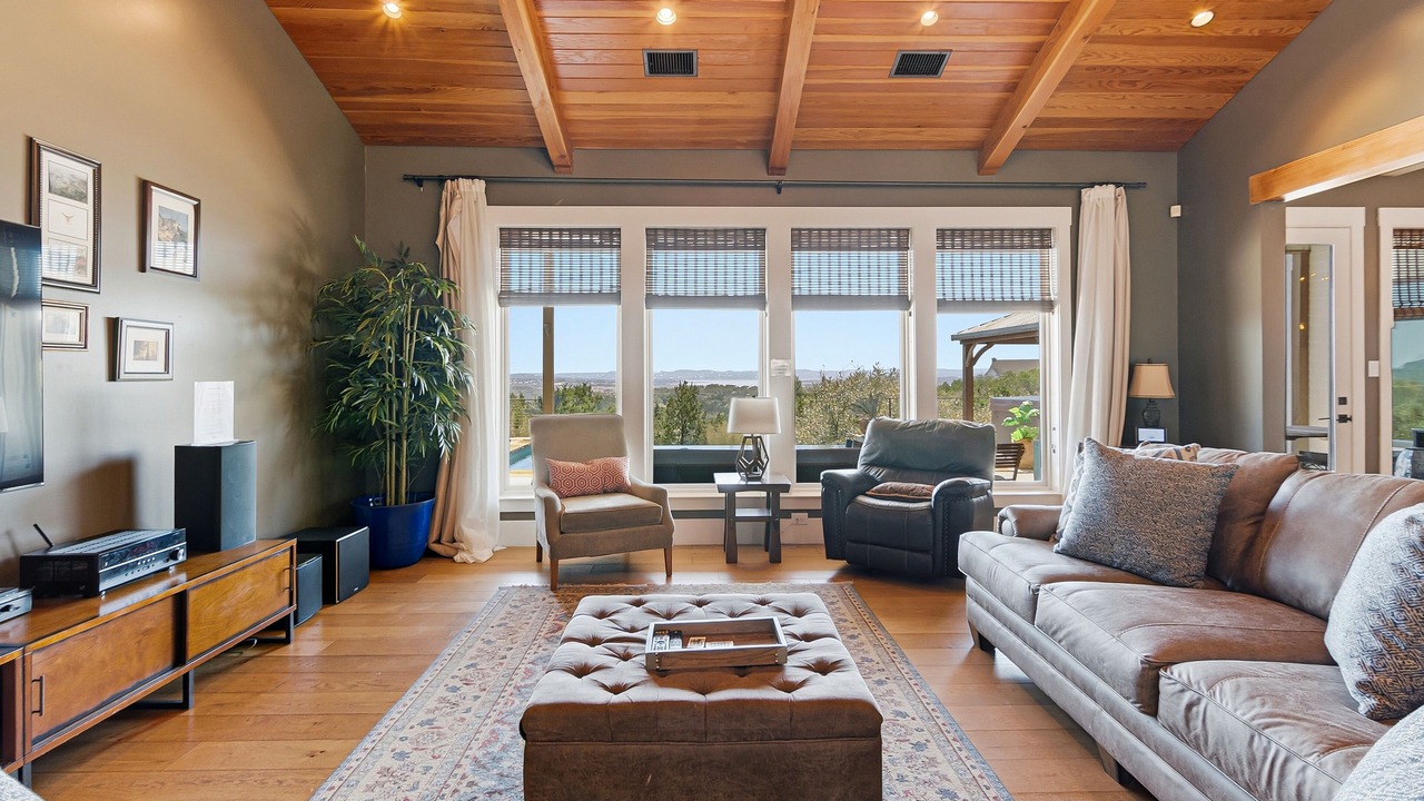 Photo of Livingroom in Canyon Lake