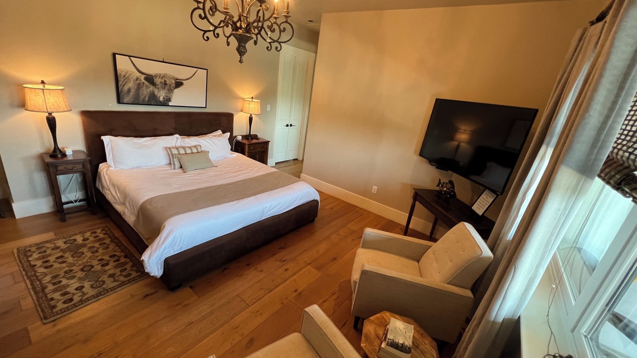 Photo of Bedroom in Canyon Lake