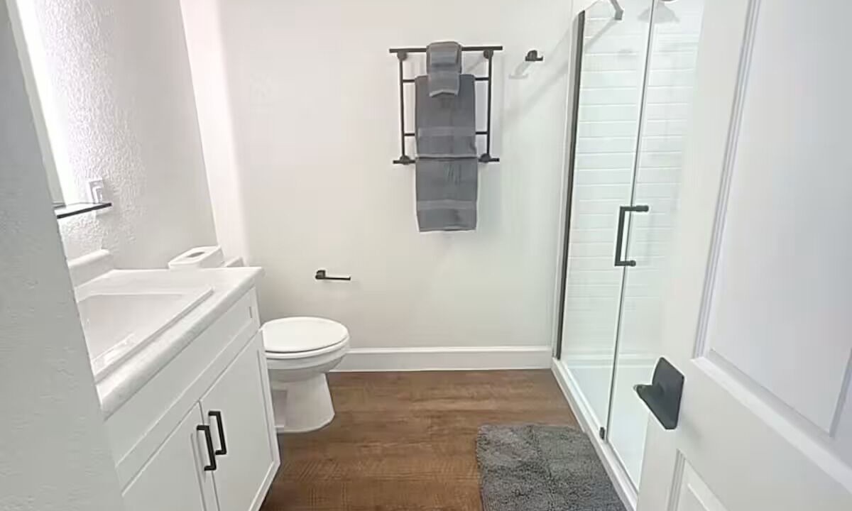 Photo of Bathroom in Canyon Lake