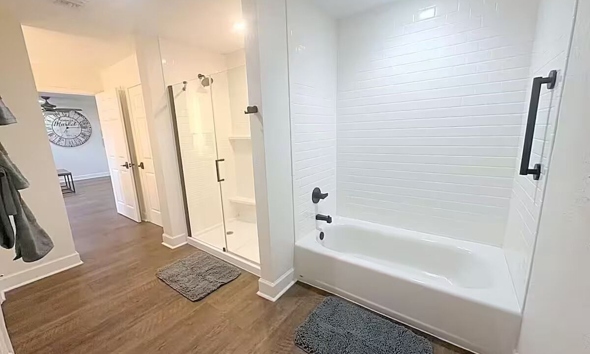 Photo of Bathroom in Canyon Lake