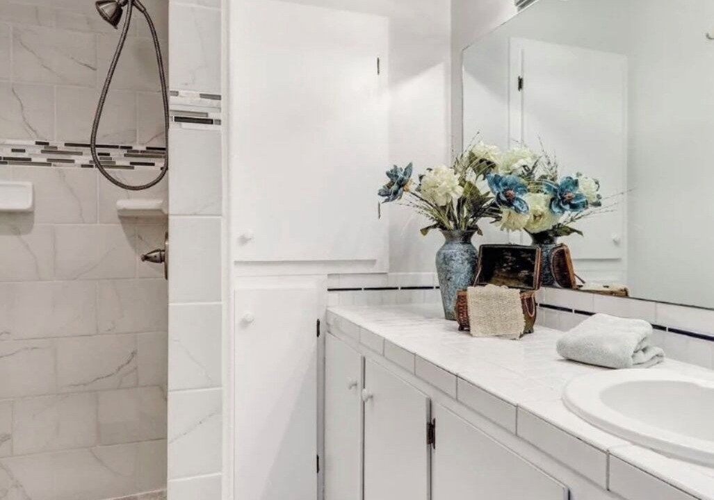 Photo of Bathroom in Peralta