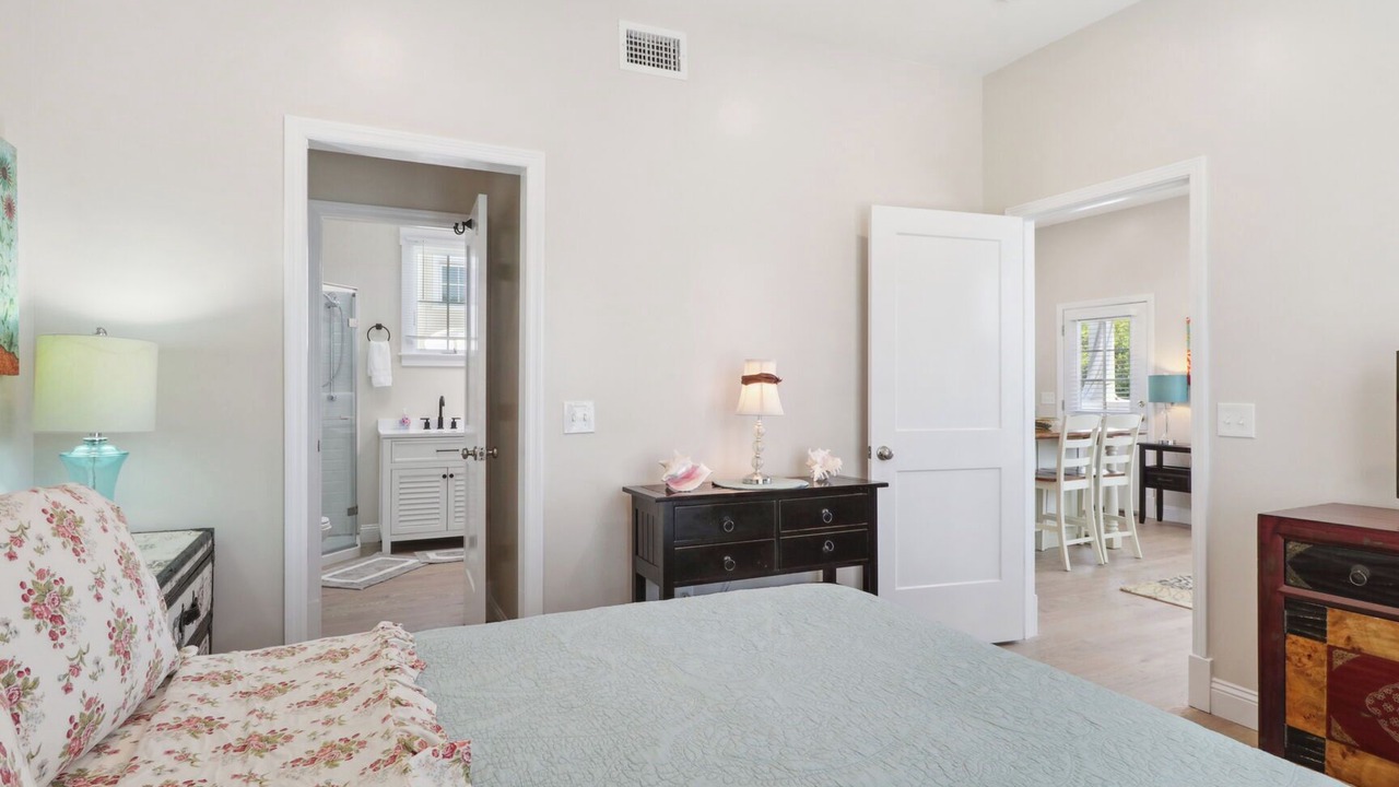 Photo of Bedroom in Beach Institute