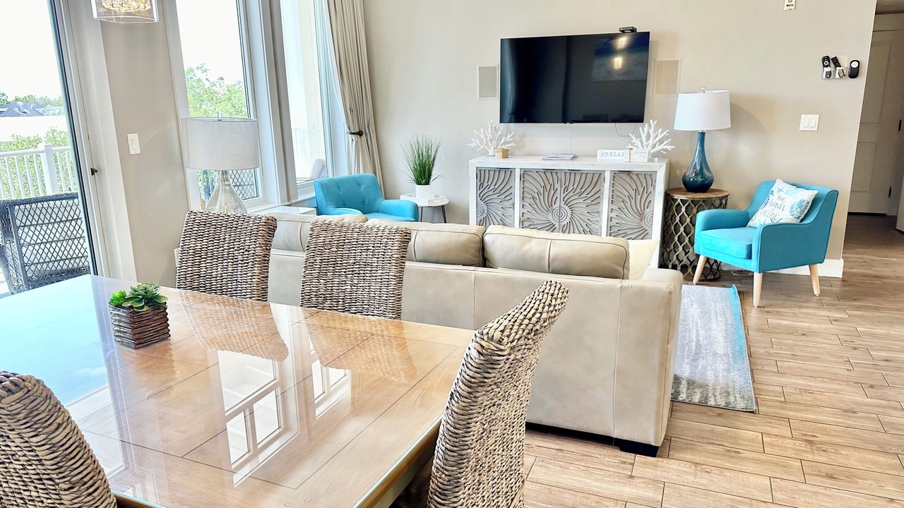 Photo of Livingroom in Baytowne Wharf