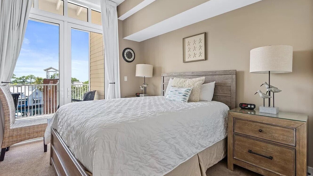 Photo of Bedroom in Baytowne Wharf