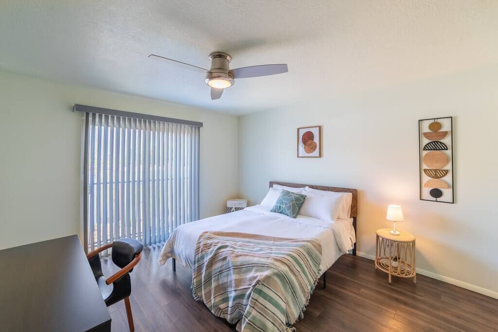 Photo of Bedroom in Highland Business
