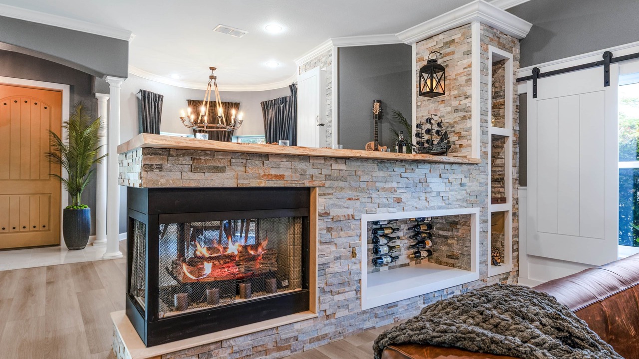 Photo of Livingroom in Ballast Point