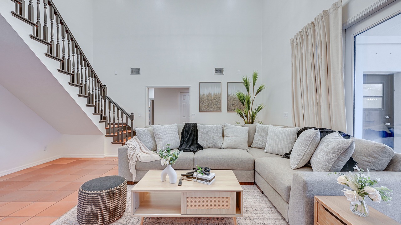 Photo of Livingroom in Valrico
