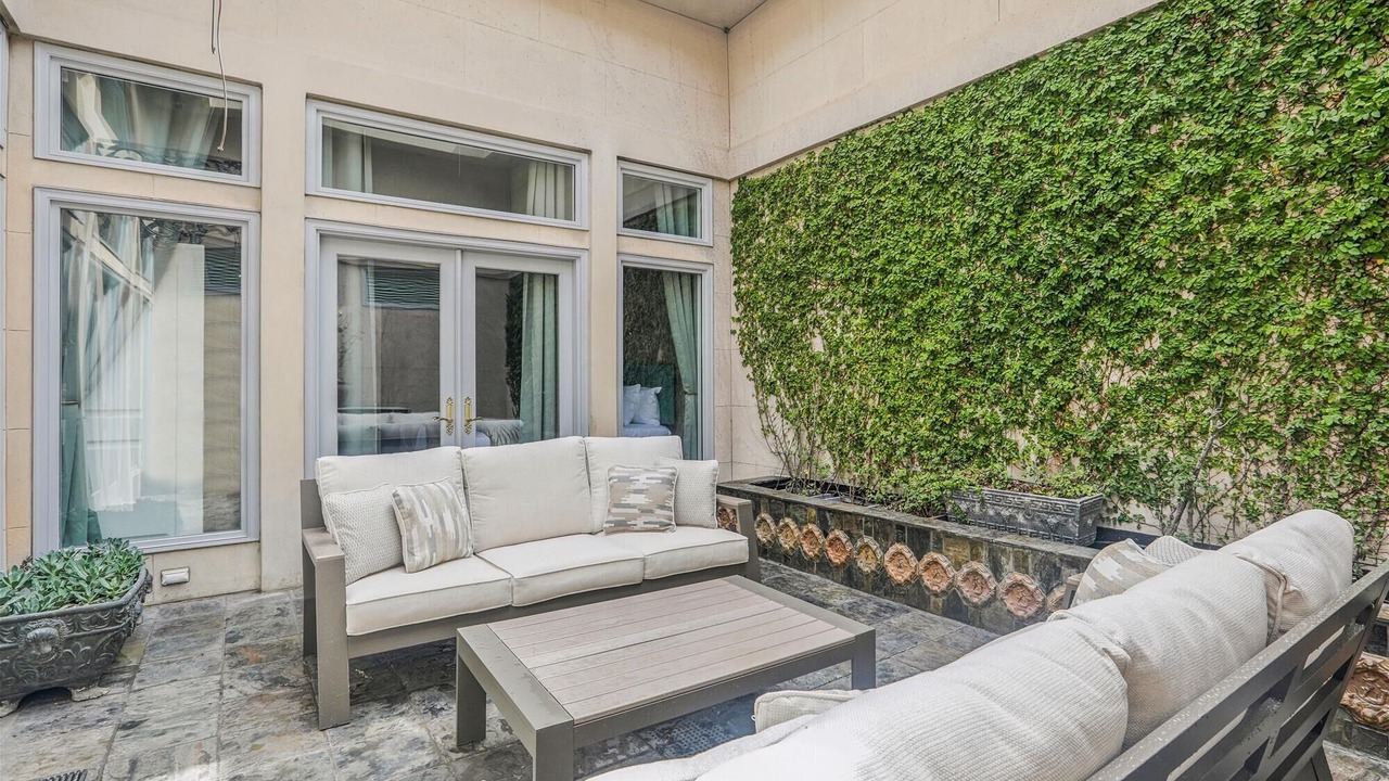 Photo of Patio Balcony in Historic District - North