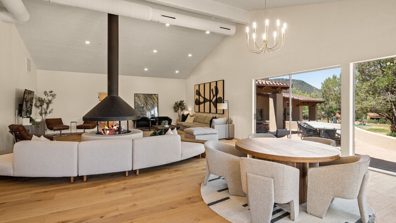 Photo of Livingroom in Oak Creek