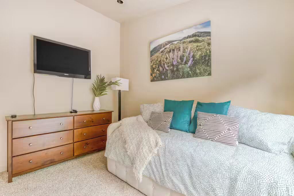 Photo of Bedroom in Hood River