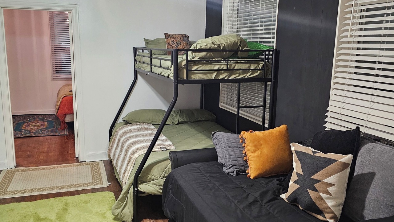 Photo of Bedroom in Logan