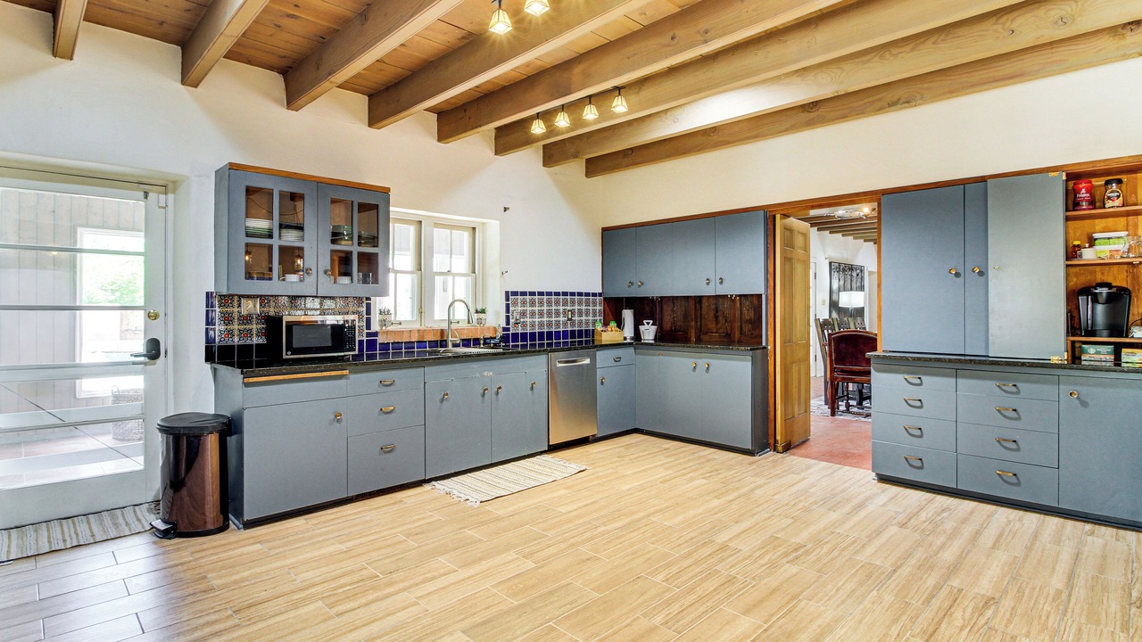Photo of Kitchen in Near North Valley