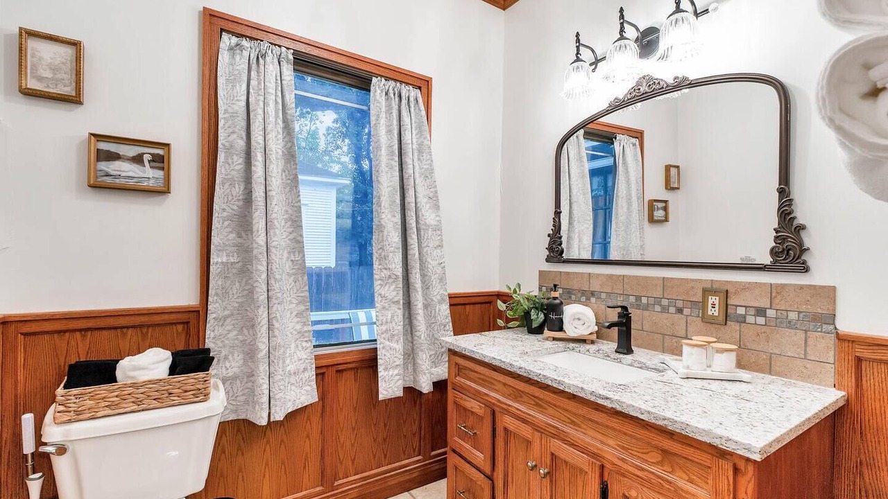 Photo of Bathroom in College Hill