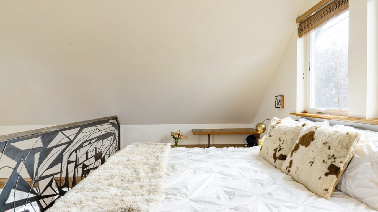 Photo of Bedroom in Mississippi District