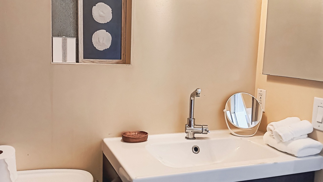 Photo of Bathroom in Cardiff-by-the-Sea