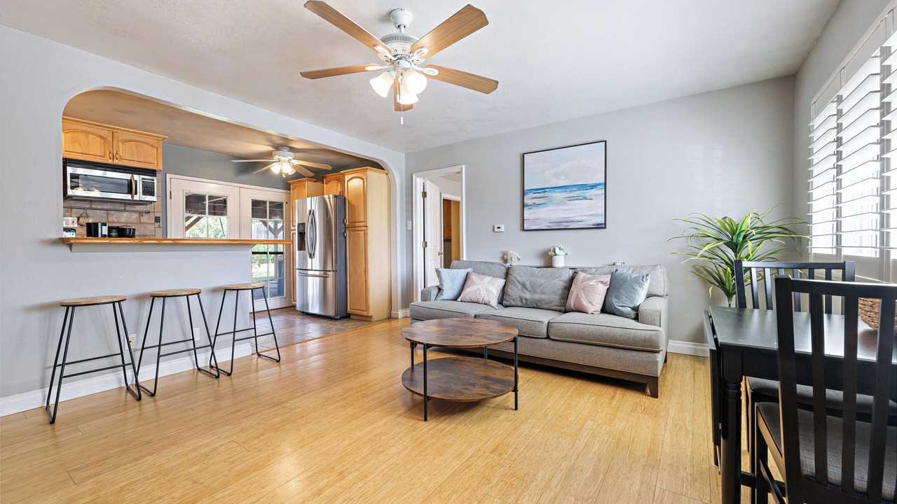 Photo of Livingroom in Bay Ho