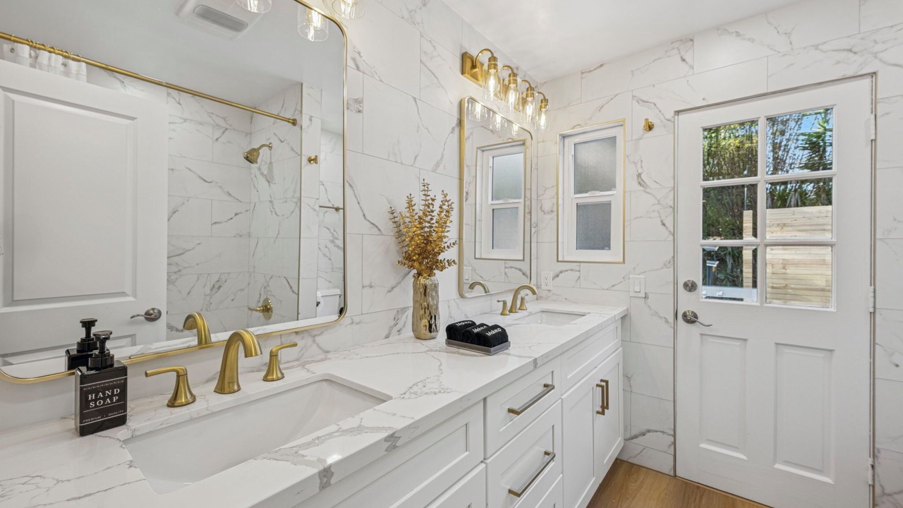 Photo of Bathroom in Vista