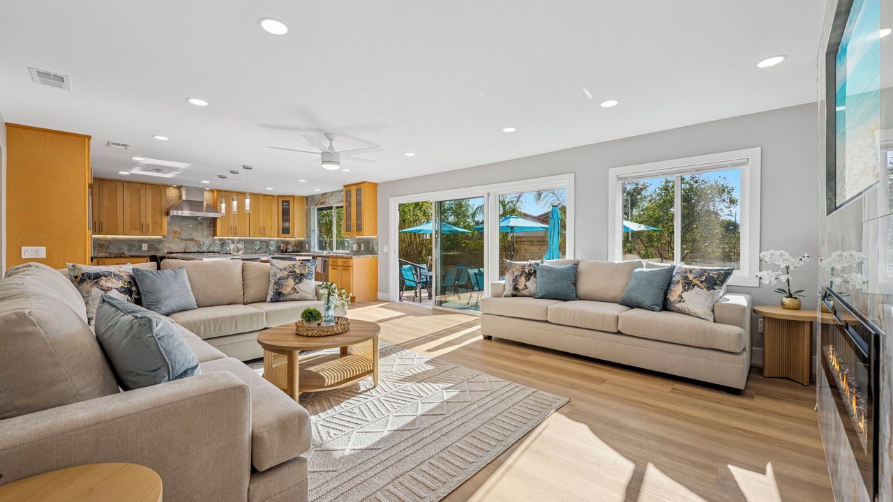 Photo of Livingroom in Vista