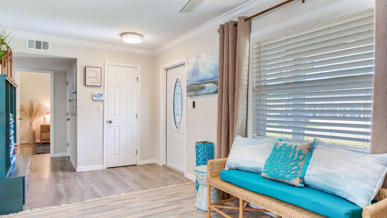 Photo of Livingroom in Tampa Shores