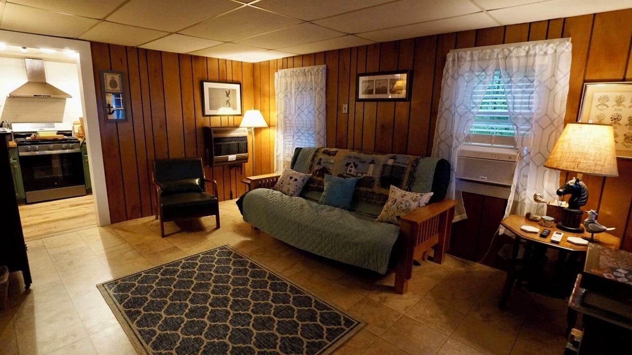 Photo of Livingroom in Brooklin