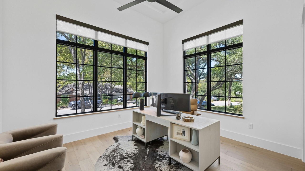 Photo of Livingroom in Barton Hills