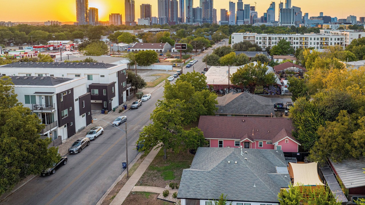 Photo of Outdoor in East Cesar Chavez