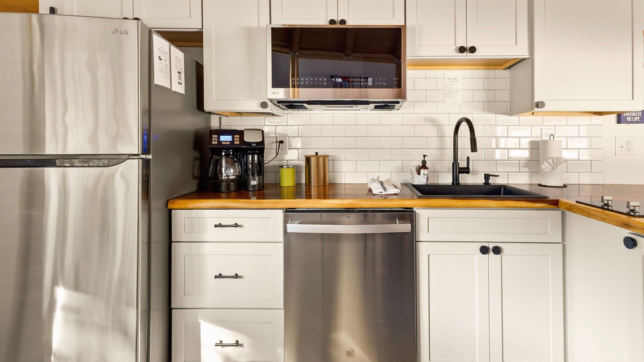 Photo of Kitchen in Canyon Lake