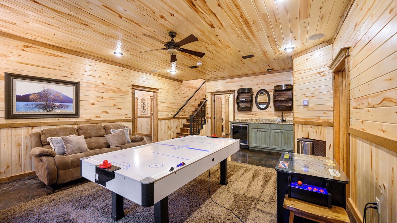 Photo of Bedroom in Hochatown
