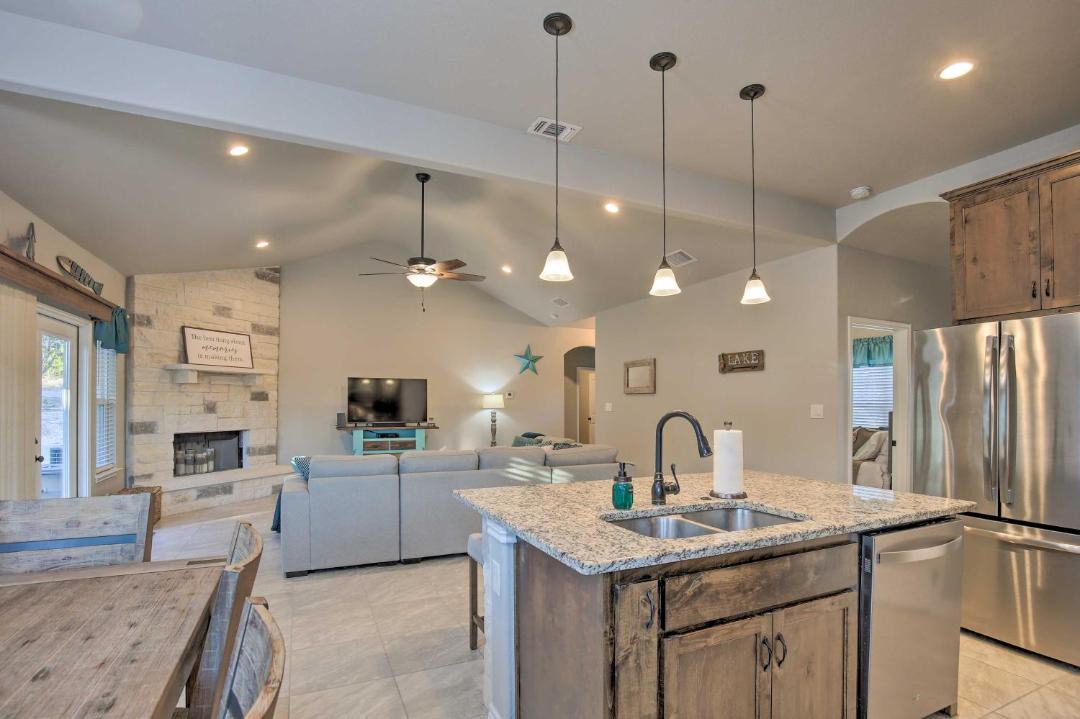 Photo of Kitchen in Canyon Lake