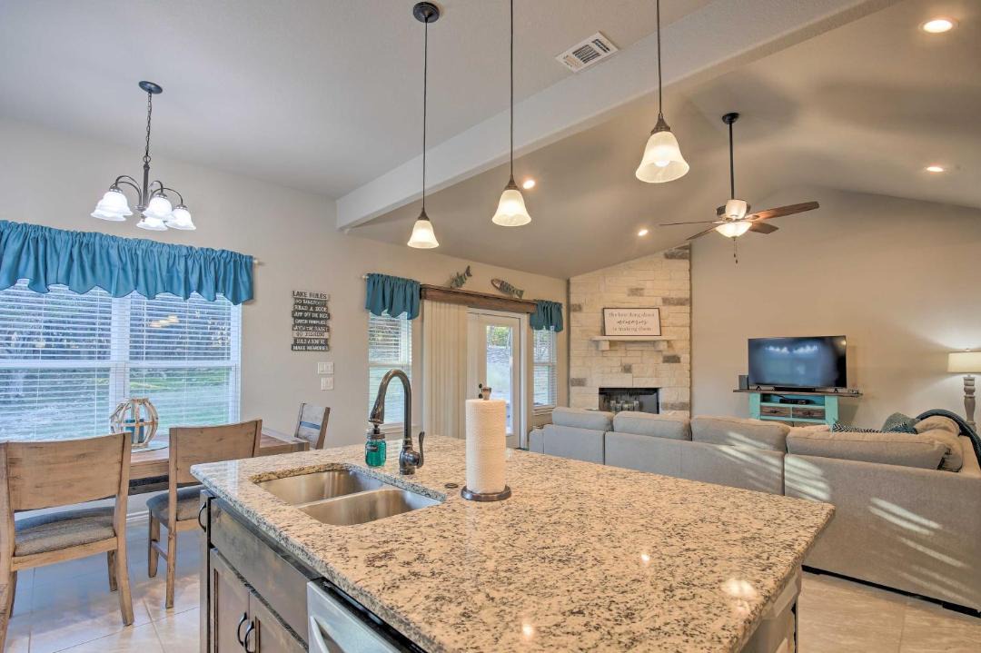 Photo of Livingroom in Canyon Lake