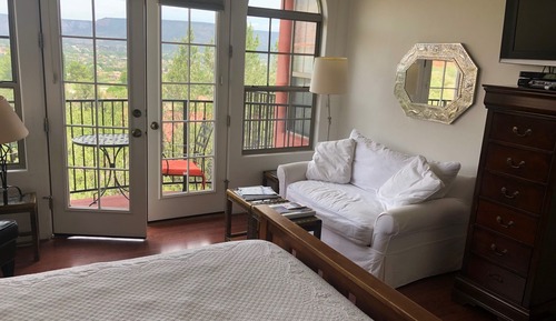 Mariposa - 1 King Bed, 1 Sofa, Balcony, Mountain View