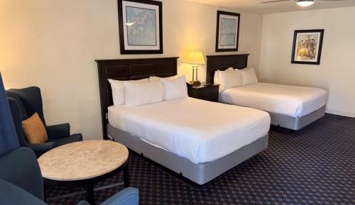 Queen Room with Two Queen Beds - Non-Smoking