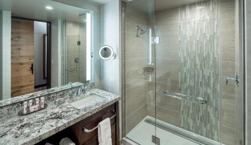 King Room - Hearing Accessible/Non-Smoking